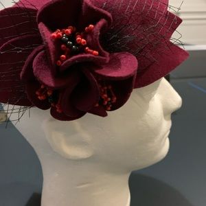 Lowliet  hat for women NWT